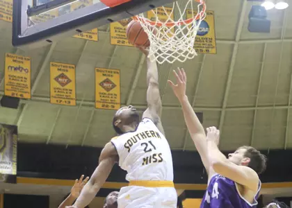 Men's Basektball vs Milsaps