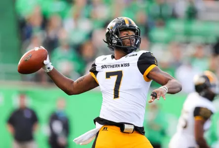 Kwadra Griggs throws a pass at Marshall (2017).