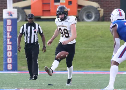 Football vs La Tech