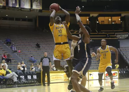 Men's Basketball vs Mississippi College