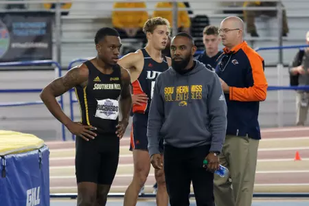 Eric Richards, Jamaal Barnes