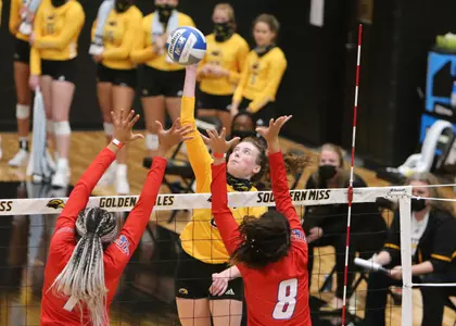Volleyball vs La Tech
