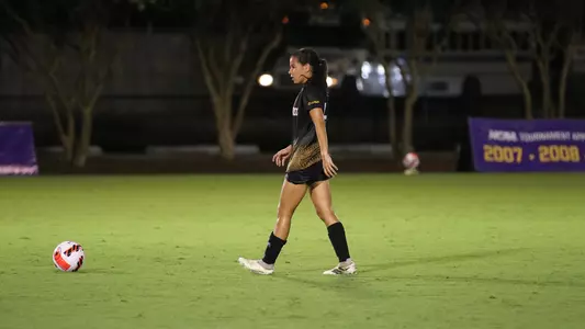 Ilana Izquierdo v lsu