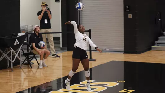 Volleyball action vs Troy 
 (Photo by Joe Harper/bgnphoto.com)