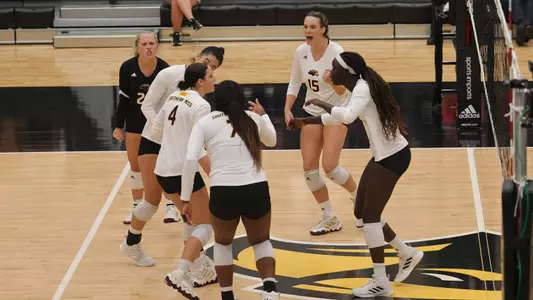 Volleyball action vs Troy 
 (Photo by Joe Harper/bgnphoto.com)
