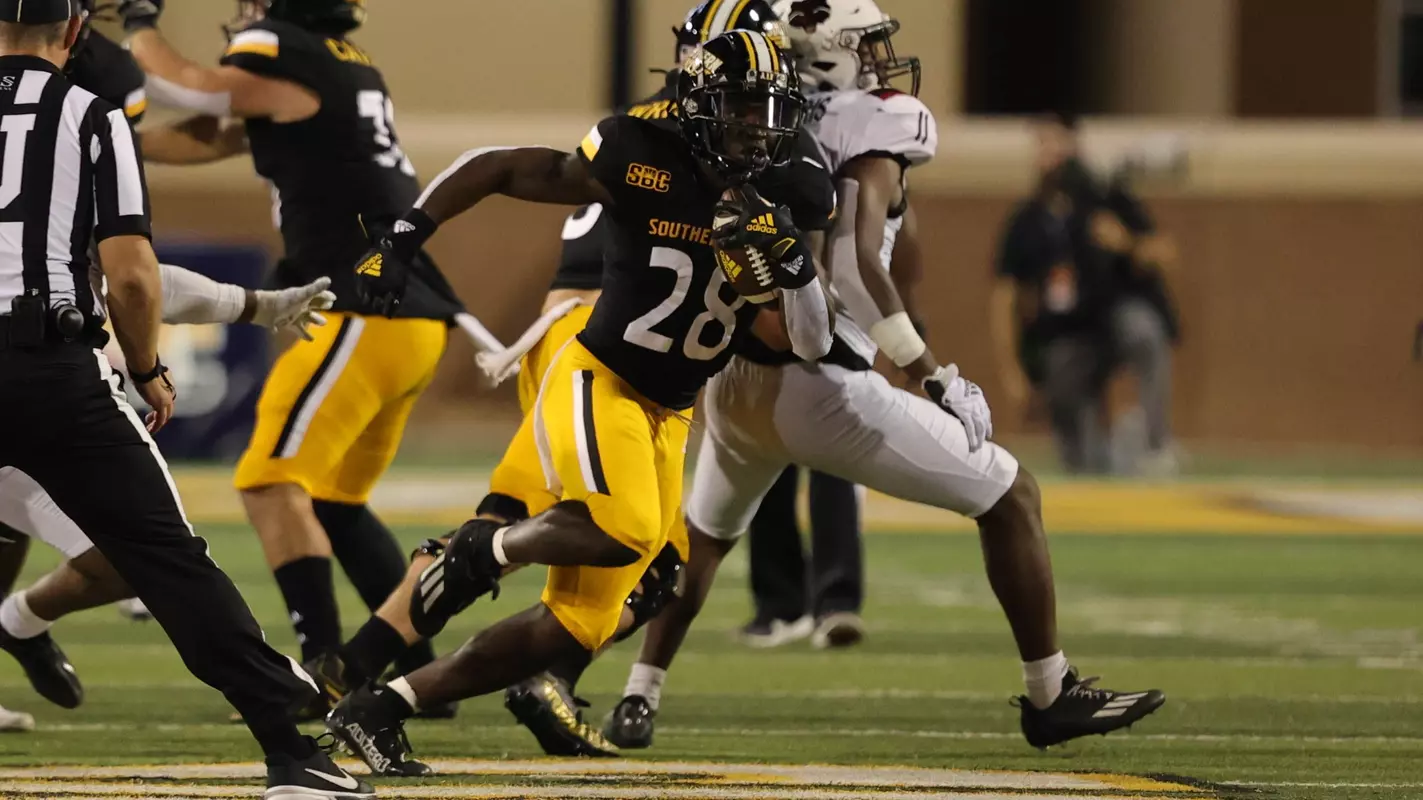 Southern Miss Golden Eagles running back Janari Dean (28) breaks into the open in a game between the Southern Miss Golden Eagles and the Arkansas State Red Wolves. Saturday, October 15, 2022 (Photo by Joe Harper/BigGold Photinography)
