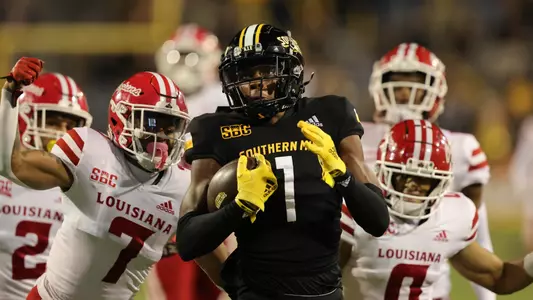 Southern Miss Golden Eagles wide receiver Jason Brownlee (1) heads to the endzone in a game between the Southern Miss Golden Eagles and the Louisiana Ragin Cajuns. Saturday, October 27, 2022 (Photo by Joe Harper/BigGold Photinography)