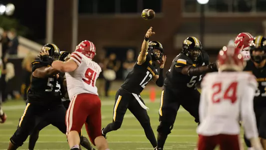 Southern Miss Golden Eagles quarterback Zach Wilcke (12) throws a pass in a game between the Southern Miss Golden Eagles and the Louisiana Ragin Cajuns. Saturday, October 27, 2022 (Photo by Joe Harper/BigGold Photinography)