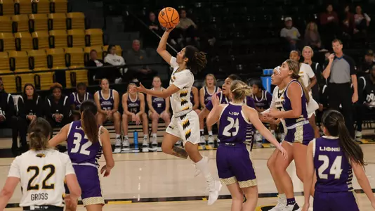 Women's Basketball action vs North Alabama (Joe Harper/bgnphoto.com)