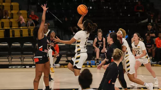 Southern Miss Lady Eagles guard Domonique Davis (2) with a layup in a game between the Southern Miss Golden Eagles and the Auburn Montgomery.
Wednesday, November 2, 2022. (Joe Harper/bgnphoto.com)