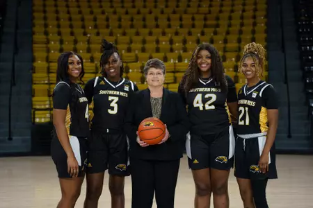 WBB Seniors 2021-22