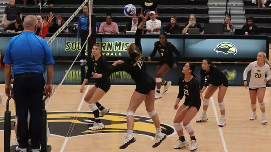 Volleyball vs Houston Baptist
 (Photo by Joe Harper/bgnphoto.com)