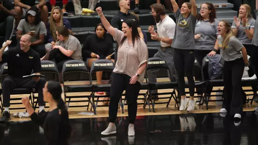 Volleyball vs Houston Baptist
 (Photo by Joe Harper/bgnphoto.com)