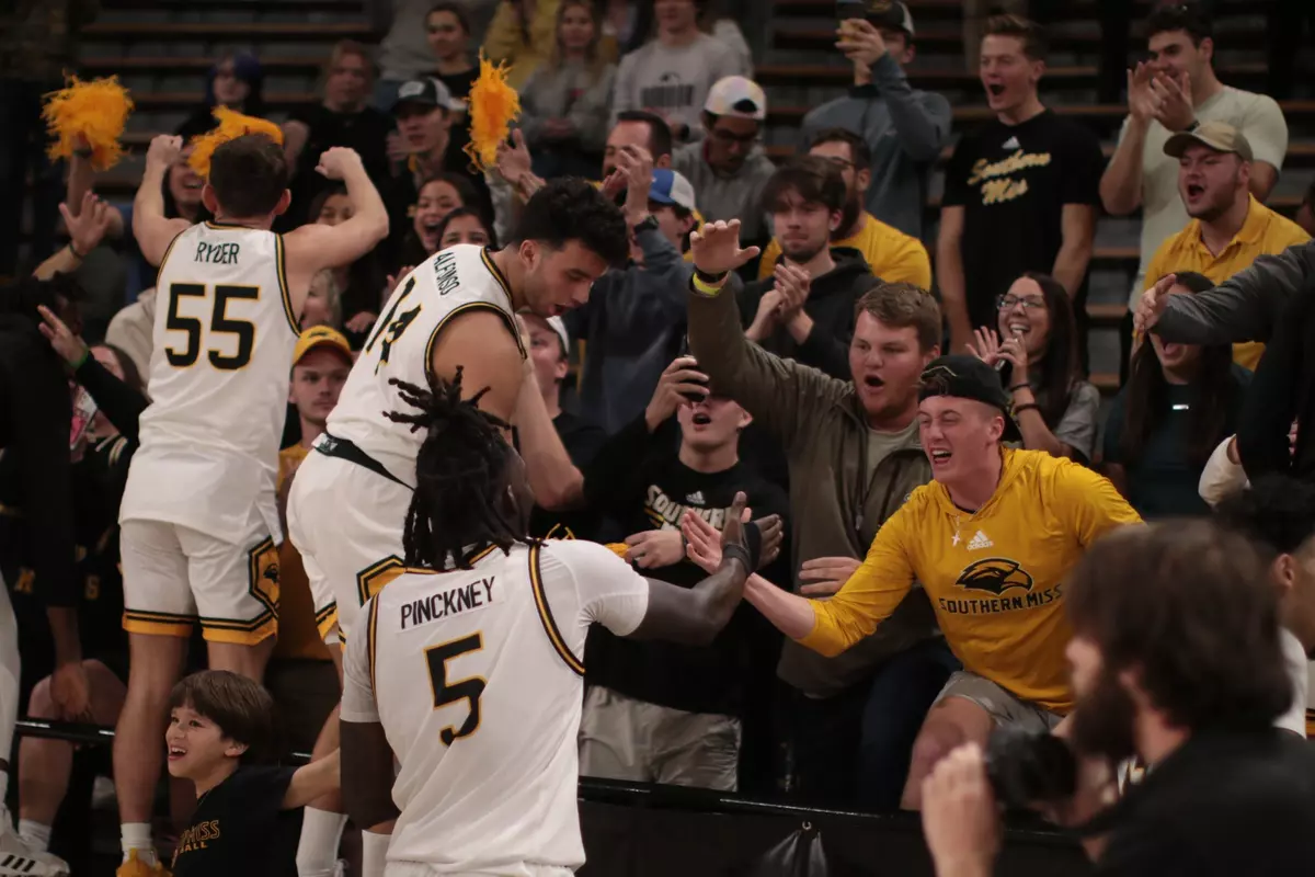MBB Crowd