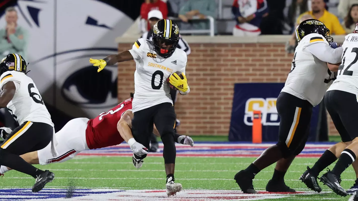 Southern Miss Golden Eagles running back Dreke Clark (0) returns a kickoff in a game between Southern Miss Golden Eagles and South Alabama Jaguars in the NCAA Football Game. October 17, 2023 (Joe Harper/bgnphoto.com)