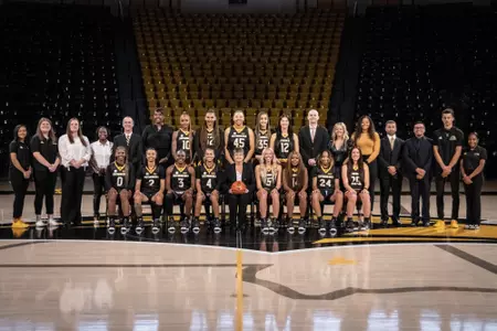 2023-24 WBB Team Picture