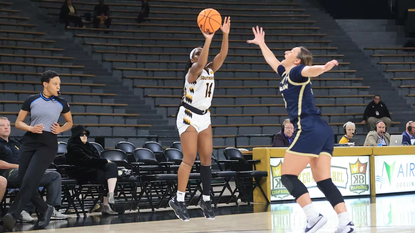 Southern Miss Lady Eagle Basketball action in a game between the Southern Miss Golden Eagles vs Akron Zips in the NCAA Basketball Game. November 09-11-2023.(Joe Harper/bgnphoto.com)