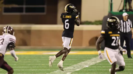 Southern Miss Golden Eagles wide receiver Latreal Jones (6) makes a catch over the middle in a game between the Southern Miss Golden Eagles and Texas State Bobcats in the NCAA Football Game. September 30, 2023 (Joe Harper/bgnphoto.com)