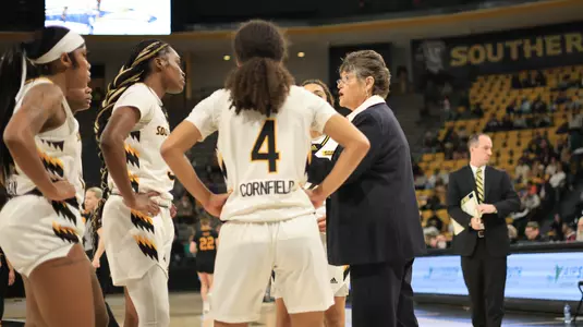 Southern Miss Lady Eagles head coach Joye Lee-McNelis talks to the team in a game between the Southern Miss Golden Eagles and the UL Monroe Warhawks in a NCAA Women's Basketball game. January 11, 2024. (Joe Harper/bgnphoto.com)