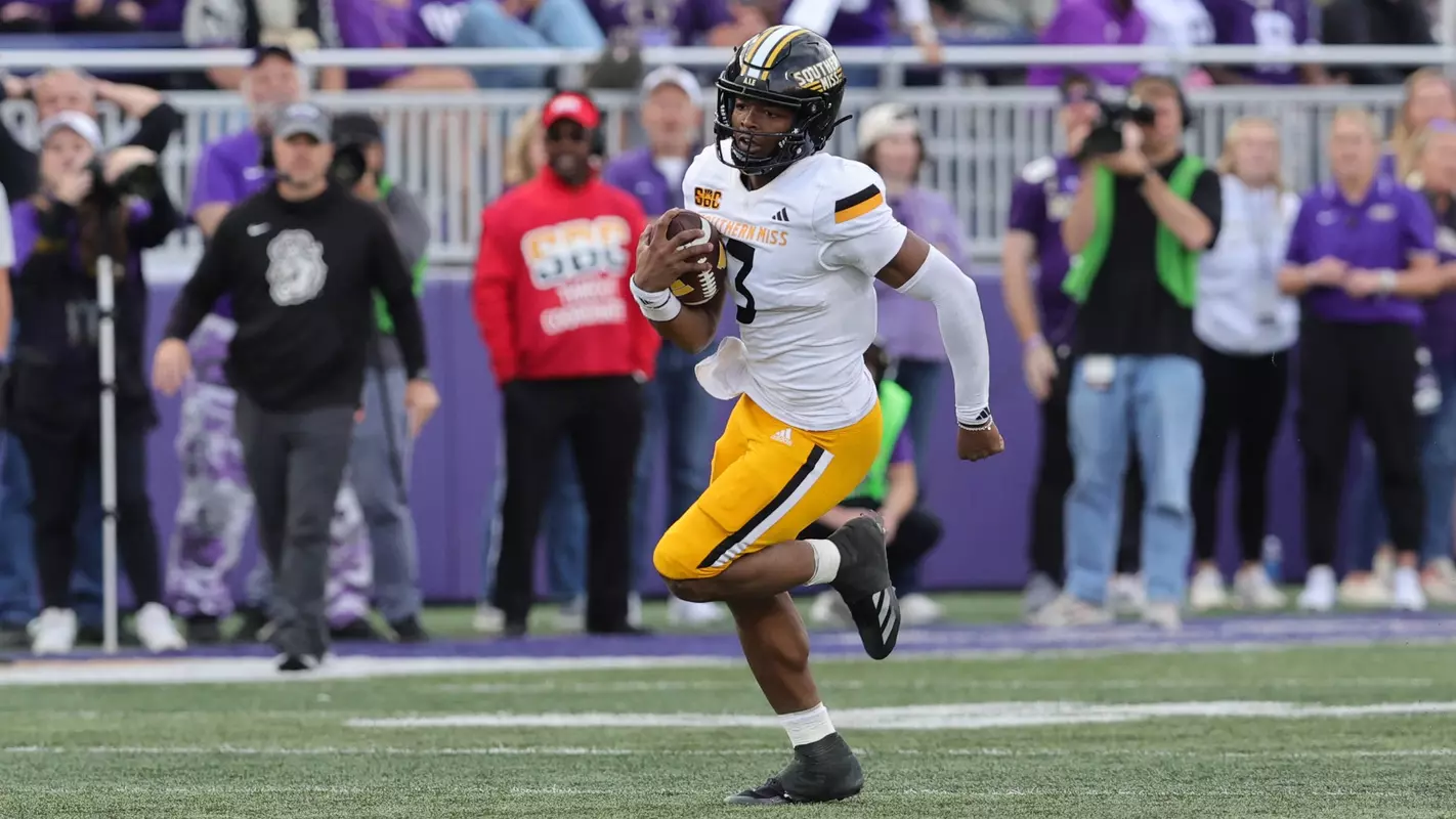 Southern Miss Golden Eagles quarterback Ethan Crawford (3) runs the ball in a NCAA football game between the Southern Miss Golden Eagles and the James Madison Dukes. October 26, 2024. (Joe Harper/bgnphoto.com)