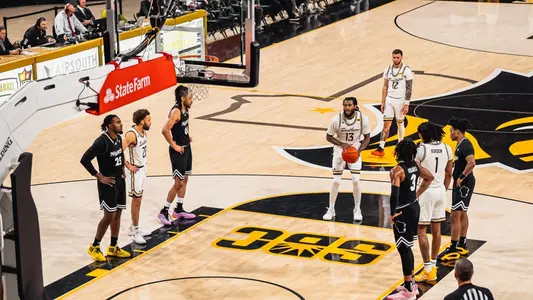 Denijay Harris shoots a free throw against Milwaukee