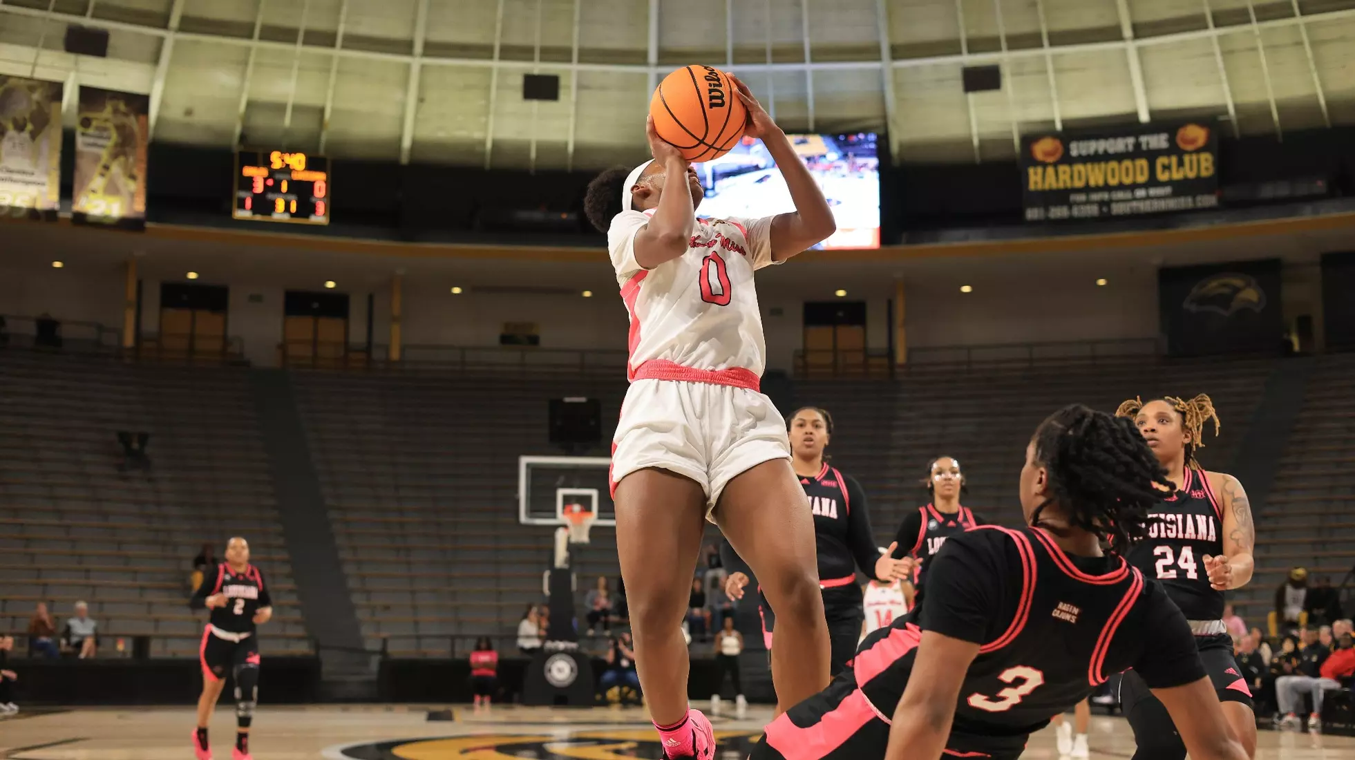 Southern Miss Lady Eagles guard Brikayla Gray (0) goes up for a shot in a game between the Southern Miss Golden Eagles and the Louisiana Ragin Cajuns in a NCAA Women's Basketball game. February 01, 2024. (Joe Harper/bgnphoto.com)