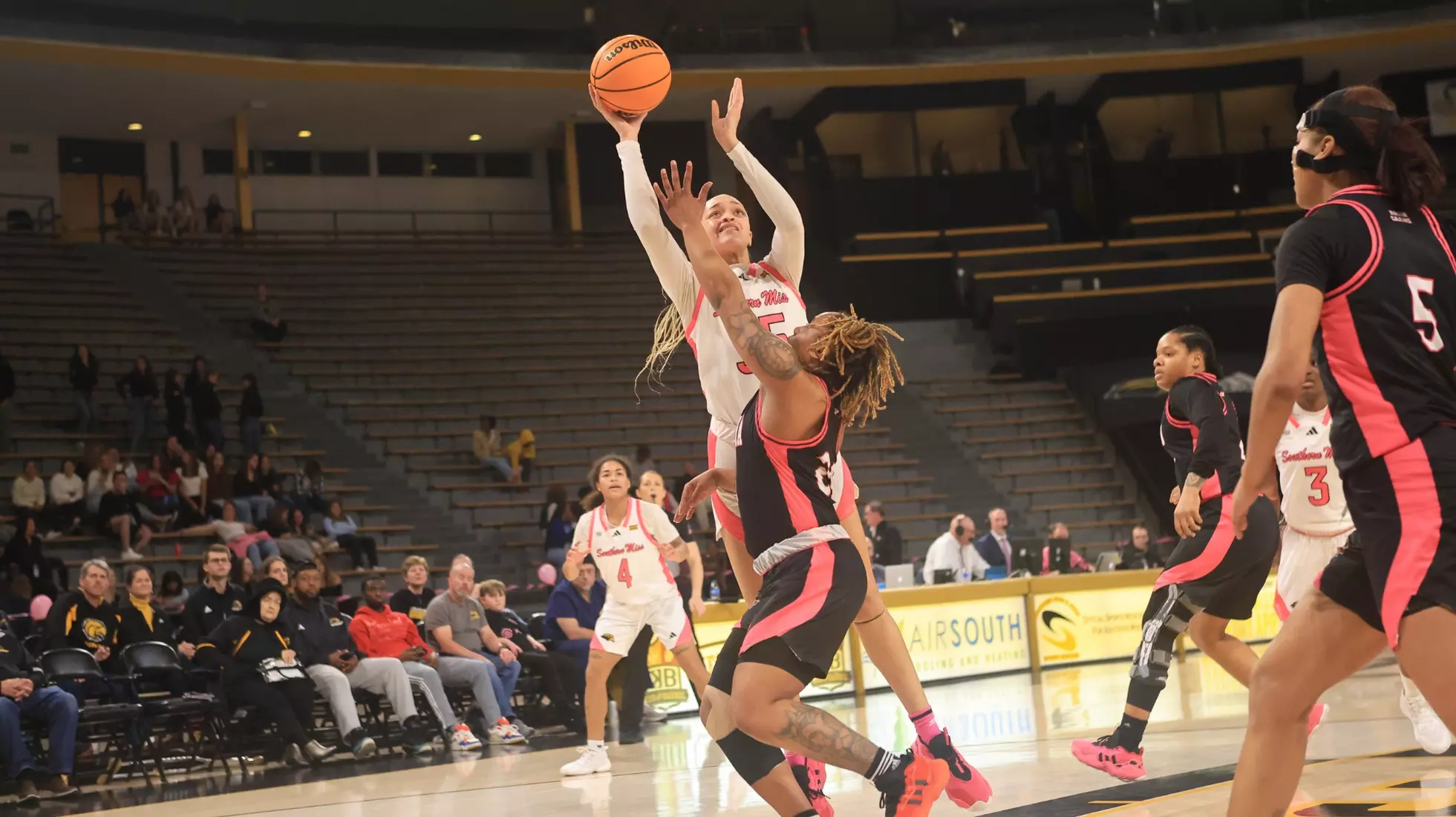 Southern Miss Lady Eagles forward Asjha Leake (35) goes up for a layup in a game between the Southern Miss Golden Eagles and the Louisiana Ragin Cajuns in a NCAA Women's Basketball game. February 01, 2024. (Joe Harper/bgnphoto.com)
