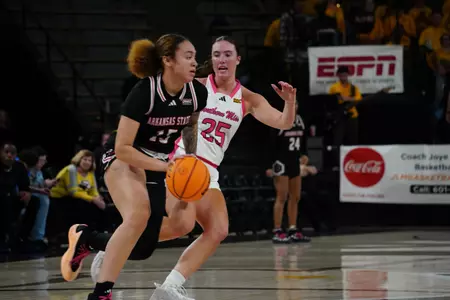 Elle Blatchford Matches her man against Arkansas State