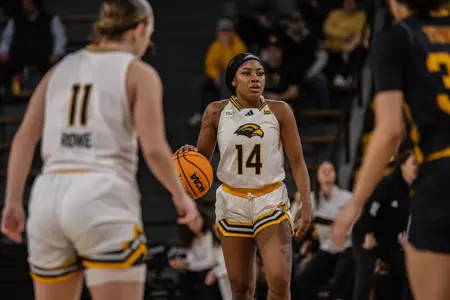 Nyla Jean (14) against ULM on Jan. 16, 2025