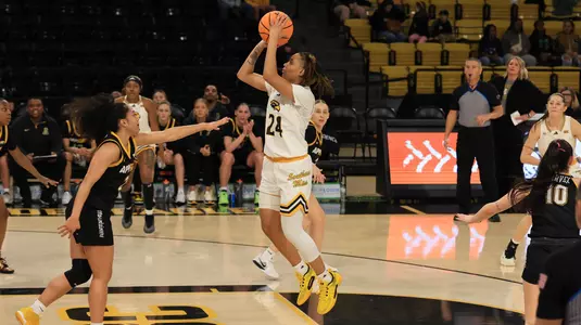 Southern Miss Lady Eagles guard Mikaylah Manley (24) with a jump shot In a game between the Southern Miss Golden Eagles and the App State in a NCAA Women’s basketball game. January 4, 2025 (Joe Harper/bgnphoto.com)