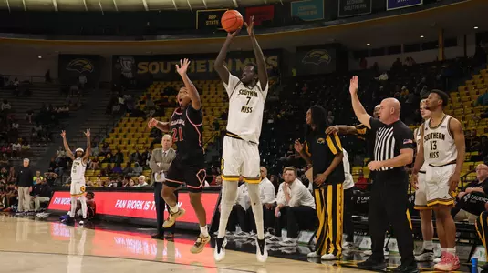 Men’s Basketball Action in a game between Southern Miss Golden Eagles and William Carey and in the NCAA Men’s Basketball game. November 18, 2025 (Joe Harper/bgnphoto.com)