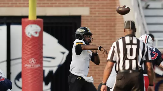 Southern Miss Golden Eagles quarterback Braylon Braxton (1) throws a pass in a game between Southern Miss Golden Eagles and South Alabama and in the NCAA Men’s Basketball game. November 22, 2025 (Joe Harper/bgnphoto.com)