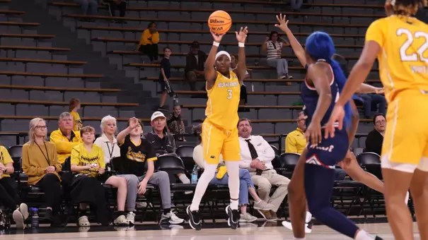 Southern Mississippi Golden Eagles guard Jakayla Johnson (3) shoots a three point shot in a game between Southern Miss Golden Eagles and South Alabama Jaguars in a NCAA Women’s Basketball game. December 18, 2025 (Joe Harper/bgnphoto.com)