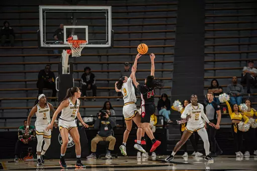 Mel Thames (8) blocks a shot against Louisiana during their matchup on Dec. 20, 2025.