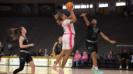 Southern Miss Lady Eagles center Melyia Grayson (45) with a layup in a game between the Southern Miss Lady Eagles and the Ohio Bobcats in a NCAA Women’s basketball game. February 08, 2025 (Joe Harper/bgnphoto.com)