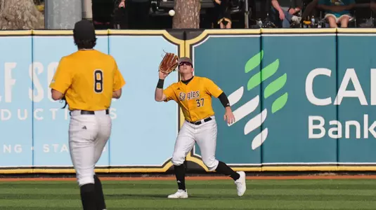 Southern Miss. outfielder Carson Paetow (37) makes a catch in right field in a game  between the Southern Miss Golden Eagles and South Alabama in the NCAA  baseball game.  March 30, 2025 (Joe Harper/bgnphoto.com)