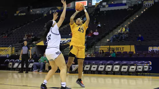 Southern Miss Lady Eagles center Melyia Grayson (45) with a jump shot in a game between the Southern Miss Golden Eagles and Georgia Southern in the Sun Belt Conference Championship basketball game. February 26, 2025 (Joe Harper/bgnphoto.com)