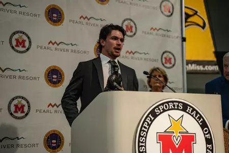 JB Middleton Accepts 2025 Ferriss Trophy