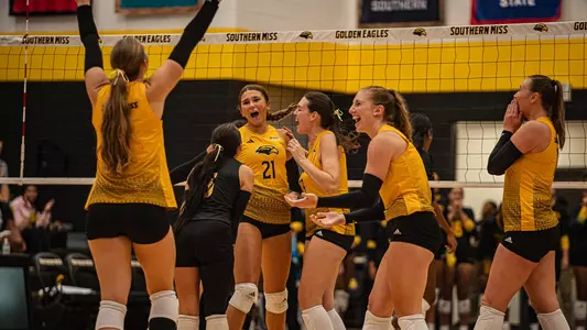 Diana Wells (21) celebrates after earning a kill against Grambling State on Sept. 19, 2025