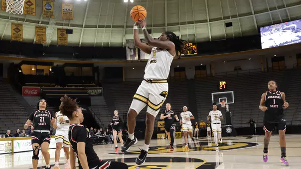 Southern Mississippi Golden Eagles guard Jakayla Johnson (3) with a shot after the steal in a game between Southern Miss Golden Eagles and Arkansas State in a NCAA Women’s Basketball game. January 01, 2026 (Joe Harper/bgnphoto.com)