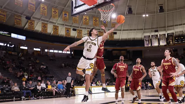 Southern Mississippi Golden Eagles guard Israel Hart (0) with a fast break layup in a game between Southern Miss Golden Eagles and Louisiana Monroe Warhawks in a NCAA Men’s Basketball game. January 10, 2026 (Joe Harper/bgnphoto.com)