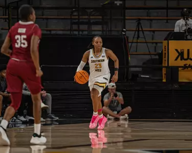 Hayleigh Breland moves the ball against Troy