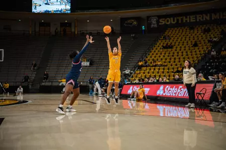 Carly Keats from three against South Alabama