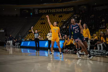 Meloney Thames three-pointer against South Alabama