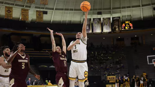 Southern Mississippi Golden Eagles guard Chiante Tramble (3) with a layup in a game between Southern Miss Golden Eagles and Texas State in a NCAA Men’s Basketball game. January 08, 2026 (Joe Harper/bgnphoto.com)