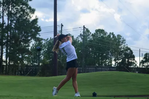 Liv Romer tee'ing off