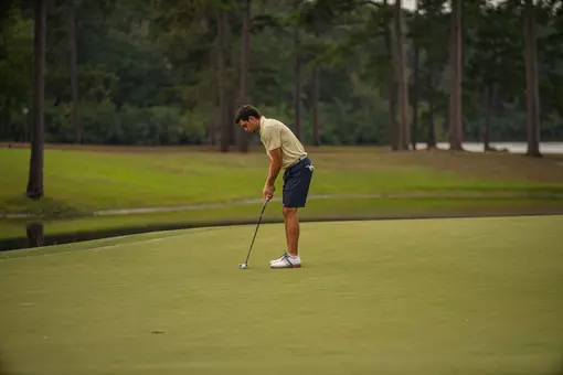 Benjamin Fernandez putt