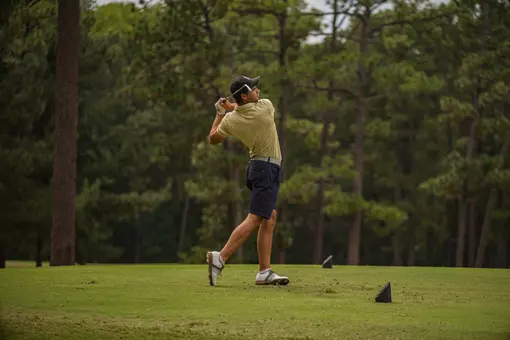 Benjamin Fernandez teeing off