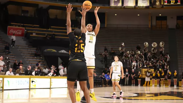Basketball action in a game between Southern Miss and ULM in a NCAA Women’s Basketball game. February 12, 2026 (Joe Harper/bgnphoto.com)