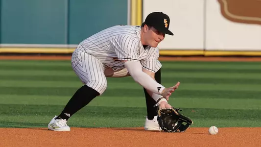 Southern Mississippi Golden Eagles infielder Kyle Morrison (17) fields the ball at scout base in a game between Southern Miss and UC Santa Barbara in a NCAA baseball game. February 13, 2026 (Joe Harper/bgnphoto.com)